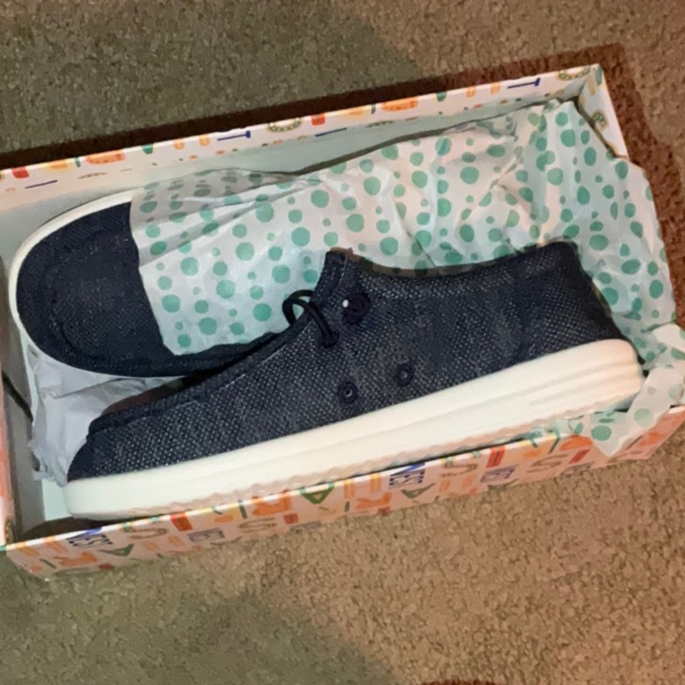 New kids shoes